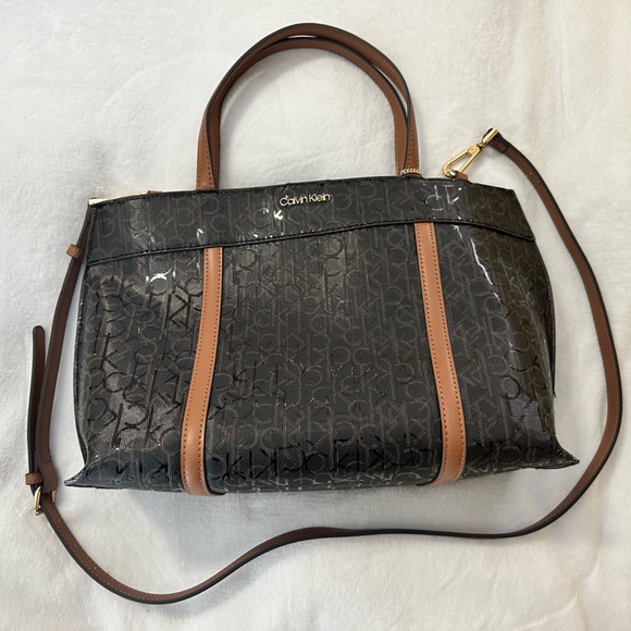 Gorgeous Calvin Klein handbag - Picture 5 of 11